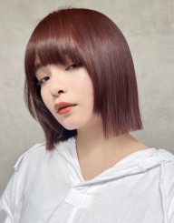 ぱっつんミディボブ×シアーカラー