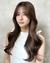 くびれロングレイヤー×透明感ベージュ