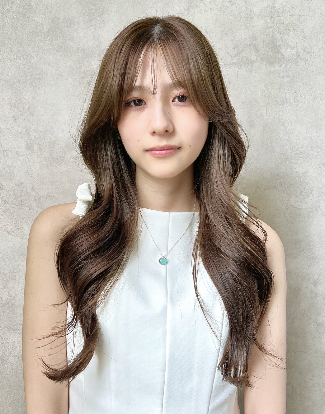 くびれロングレイヤー×透明感ベージュ